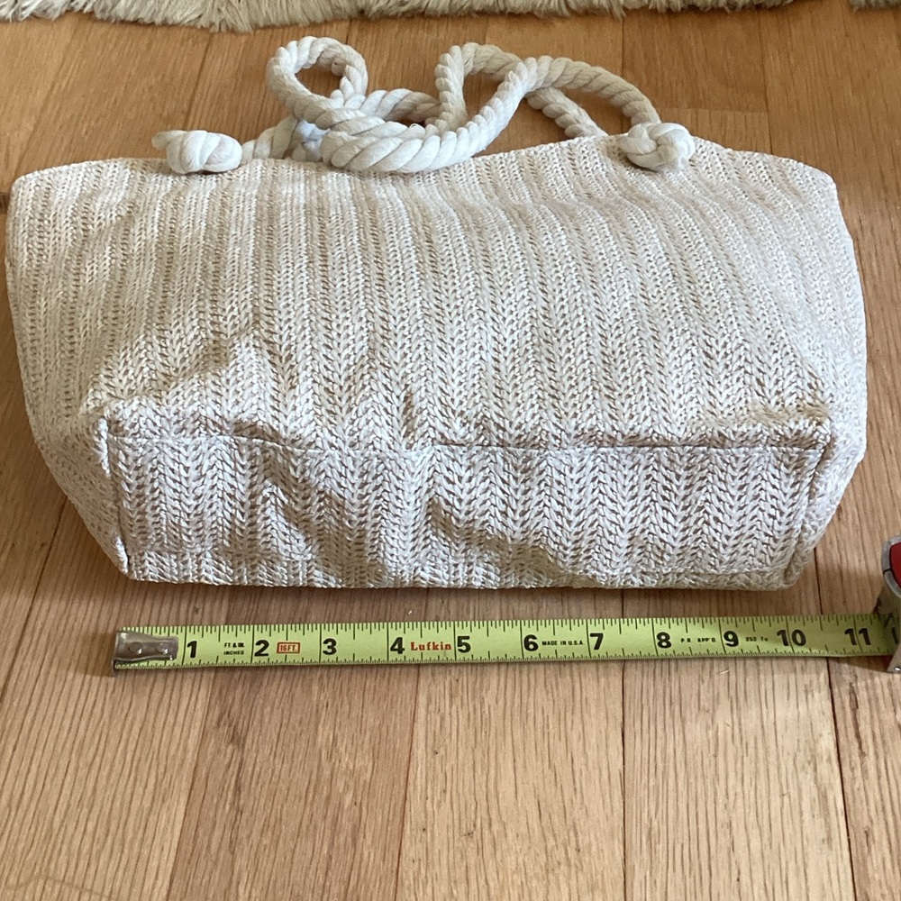 New Chic Tan Tote Bag with Rope Handles - Picture 3 of 8